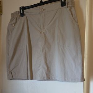 Willits Womens Khaki Active Scort XL